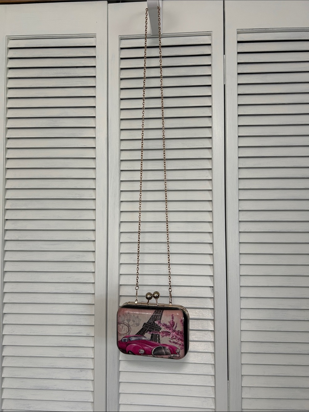 Vintage Paris France Bi-Fold Clutch
Purse with Chain Strap - Picture 12 of 12
